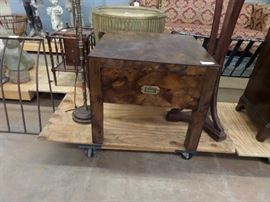 UNUSUAL MID CENTURY LAMP TABLE