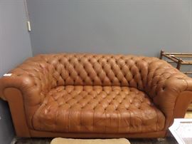 QUALITY MID CENTURY LEATHER LOVE SEAT