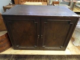 SMALL LINEN PRESS