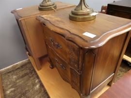 PAIR OF FRENCH PROV NIGHT STANDS