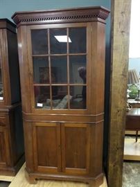 ANTIQUE CORNER CABINET, WONDERFUL FIND