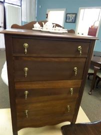 ANTIQUE CHILD'S CHEST OF DRAWERS