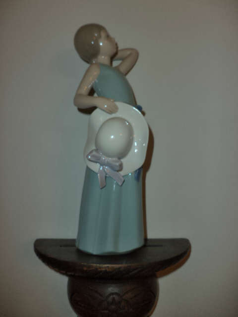 LLADRO FIGUERINE