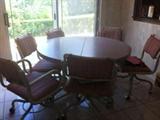 kitchen table w/ 6 chairs
