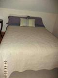 QUEEN SIZE BED