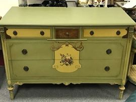 Vintage original finish made by The White Furniture Co. from Mebane, NC. Sold by "Ed J Jennings Exclusive Artistic Furniture"in Tamaqua, PA 5 Drawer Dresser. Matches lot 1,2,3,4,6