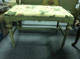 Vanity Stool that matches lot 3. Also could be used as a foot stool for the twin bed ( Lot 1,2 )