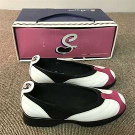 New-Pink,white & black women's Sand Baggers golf shoes - size 5