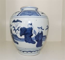 MING DYNASTY BLUE WHITE CHINESE PORCELAIN JAR