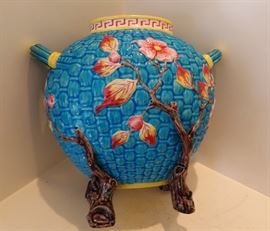 RARE 19C WORCESTER BASKET WEAVE PORCELAIN VASE