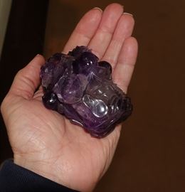 ANTIQUE LARGE CHINESE AMETHYST BOTTLE