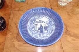 LARGE CHINESE MING DYNASTY CHARGER MADE FOR THE JAPANESE MARKET