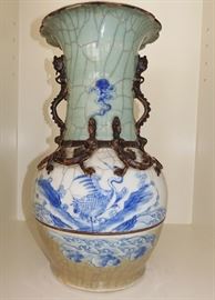 EARLY QING DYNASTY POSSIBLY OLDER CHINESE CRACKLE VASE