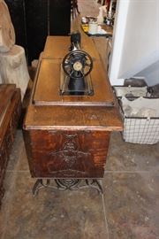 Antique Singer Sewing Machine Tweedle Table