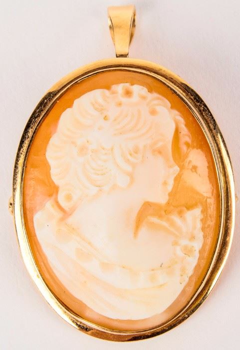 Lot 380 - Jewelry 14kt Yellow Gold Cameo Pendant / Brooch