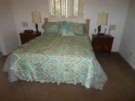 Queen Temperpedic Lift & Massage bed. Like New!!