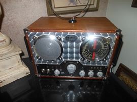 Replica radio