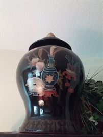 Antique Chinese hand-painted and lacquered Temple jar from China
