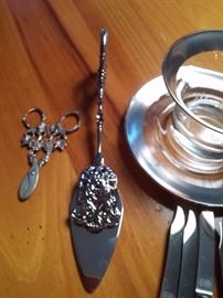 Wonderful vintage serving Ware