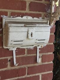 great vintage metal mailbox