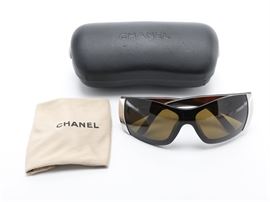 Sold at Auction: CHANEL Sonnenbrille 5072 c.502/73.