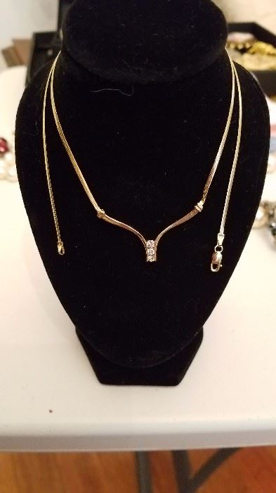 New
14 k Gold and Diamonds Necklace
