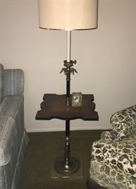 Occasional tables & lamps 