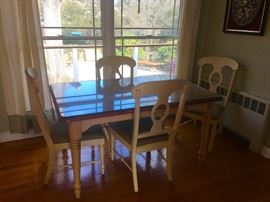 Country kitchen table & chairs 