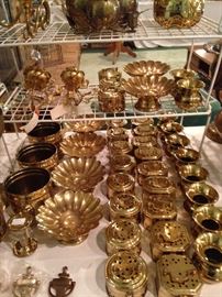 Many brass bowls and boxes