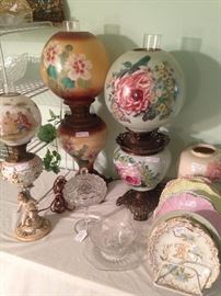 "Gone With the Wind" lamps and hand painted plates