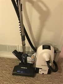 Really Nice Oreck Canister Vacuum Model DTX-400