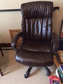 Excellent Leather Style Executive Office Chair
