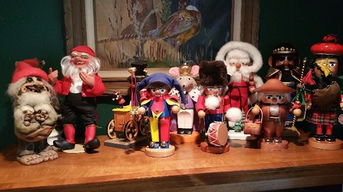 Nutcrackers and gnomes...or tomptes, if you prefer