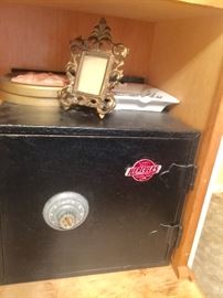 Old Safe with no combination