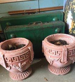 Flower Pots & outdoor Coleman stoves 