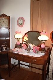 Darling dressing table, vintage lamps