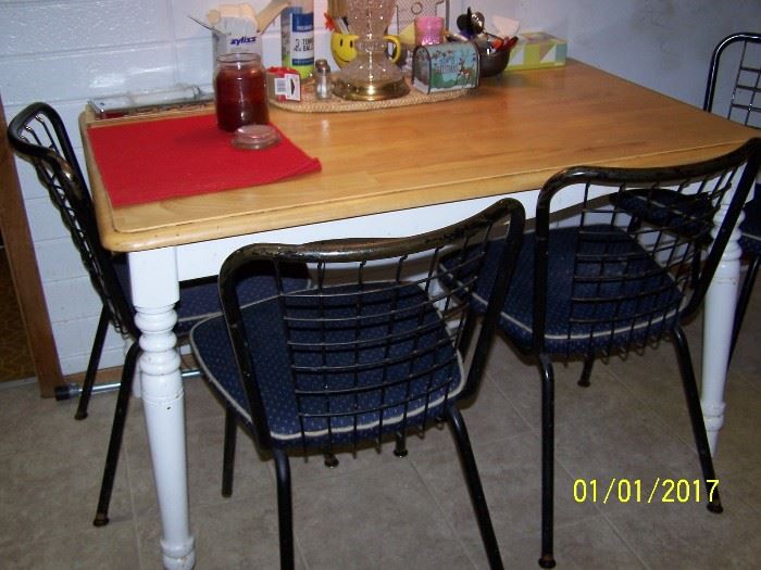 Table and 4 vintage Chairs