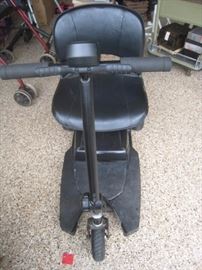 Electric mobility scooter