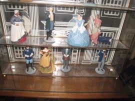 Small figurines in a stand