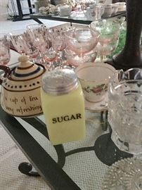 Opaline vintage sugar shaker