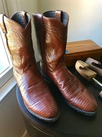 Medium brown men's iguana boots by Justin (11.5 D)