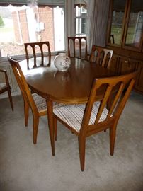 WOOD DINING TABLE W/1 LEAF, PADS, 6 CHAIRS