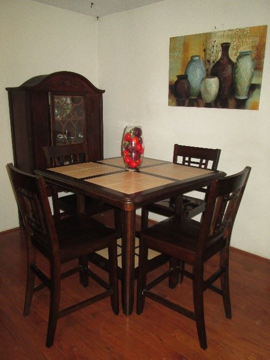 Lovely Pub Style Table with 4 Chairs 