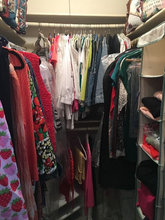 5 closets worth of Chico's clothing! Sizes 2-12