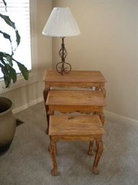 Living room sofa/couch & matching chair, Ethan Allen 4 drawer coffee table, nesting table and round solid wood beautiful end table. Large area rug...clean!