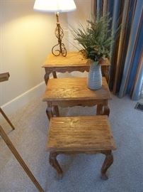 Living room sofa/couch & matching chair, Ethan Allen 4 drawer coffee table, nesting table and round solid wood beautiful end table. Large area rug...clean!