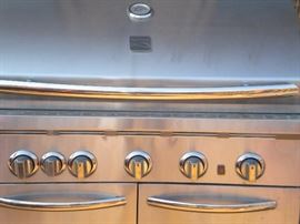 Kenmore 6 burner/1 warmer oversized clean grill...also available 3 propane tanks and a cover.
