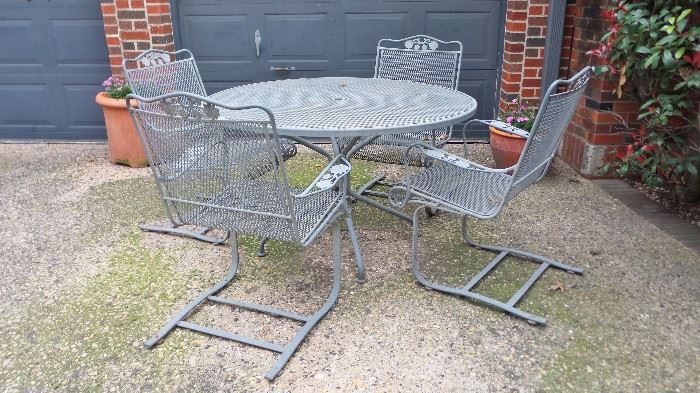 Heavy iron patio table with 4 chairs