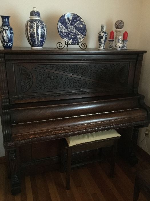 Magnificent , Richmond piano, upright grand
500.00. It needs tuned of course 