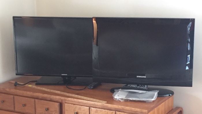 24" and 32" Samsung televisions 